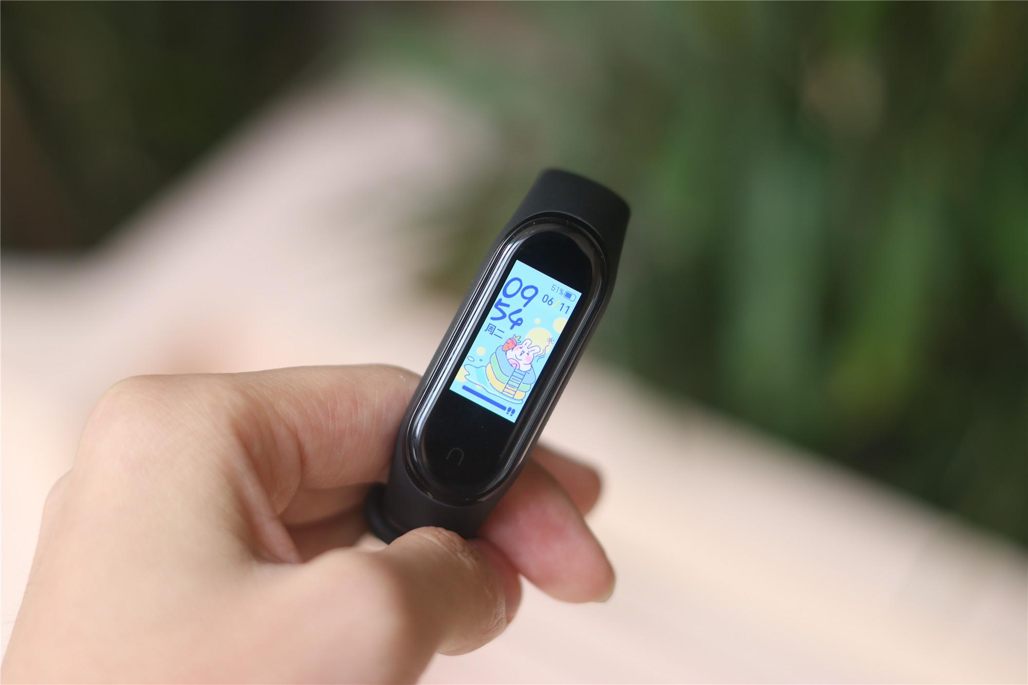 全球首款智能AI手环？小米手环4全面升级，性价比仍是最大杀器